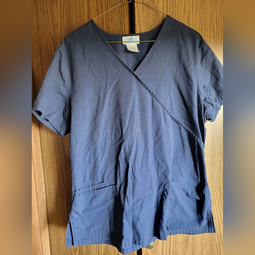 Scrub top